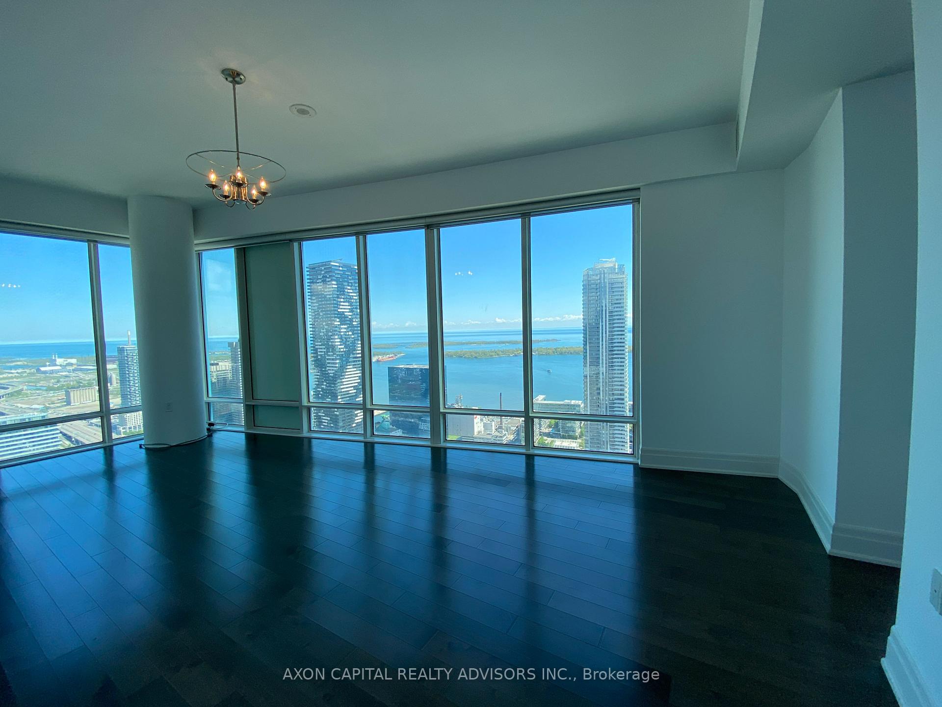 3 Bedrooms Condo at 8 The Esplanade, Toronto For sale