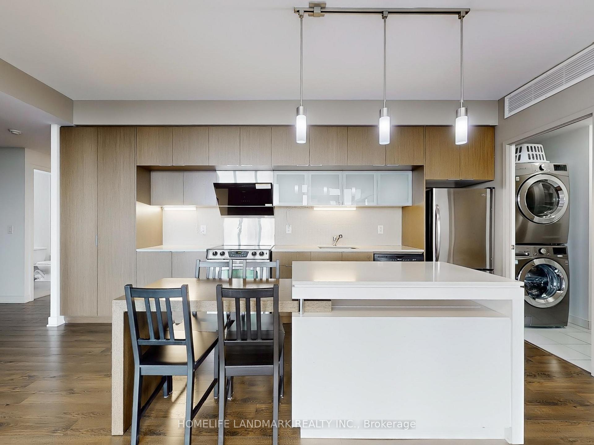 3 Bedrooms Condo at 110 Charles, Toronto For sale