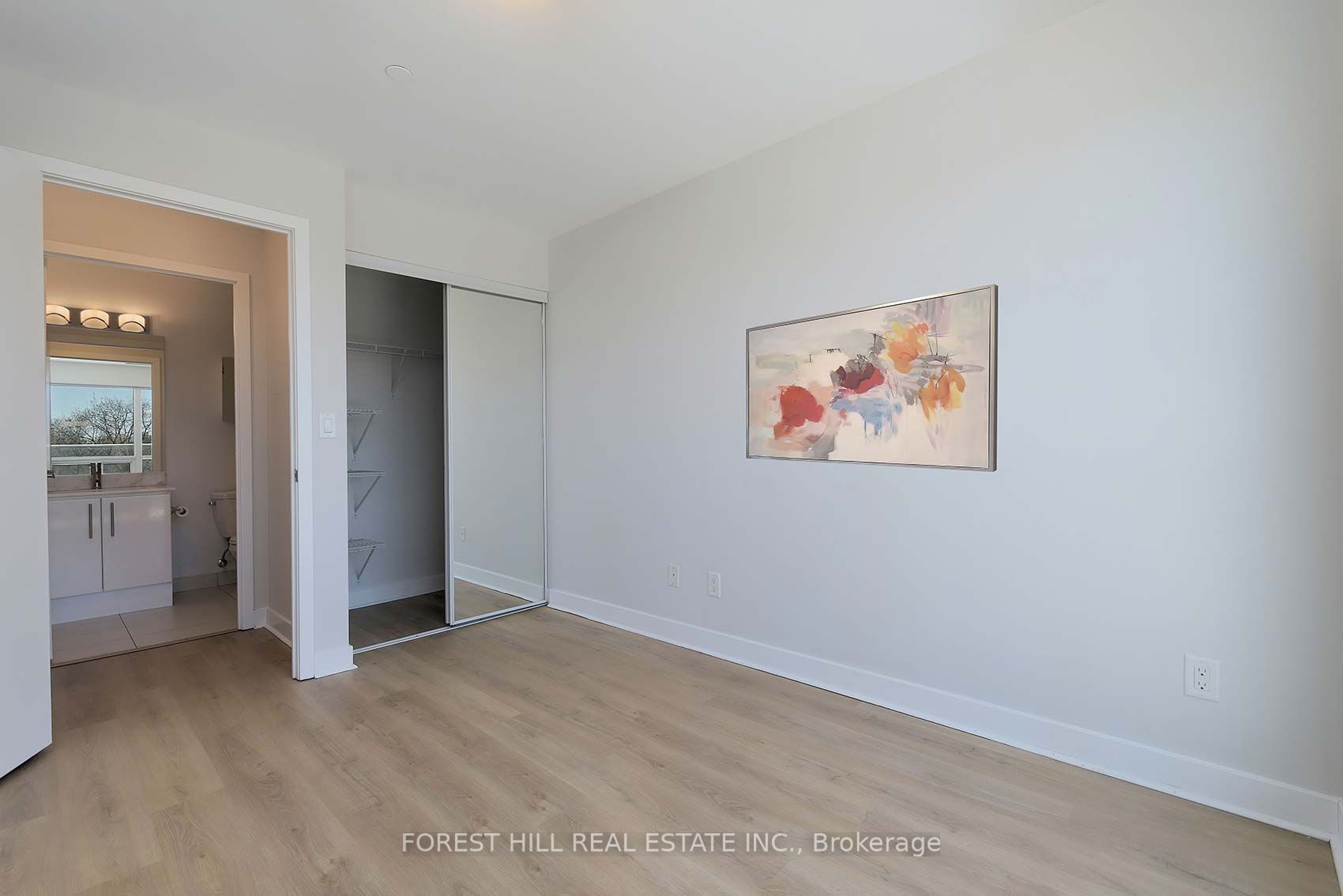 58 Orchard View Boulevard, #401