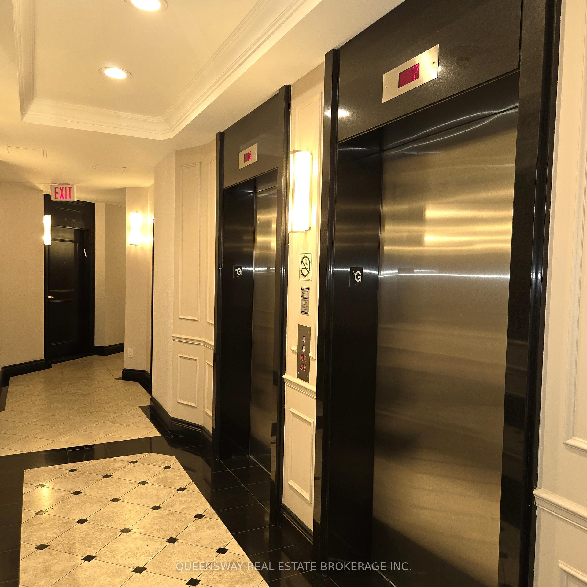 2 Bedrooms Condo at 1 Emerald, Vaughan For sale