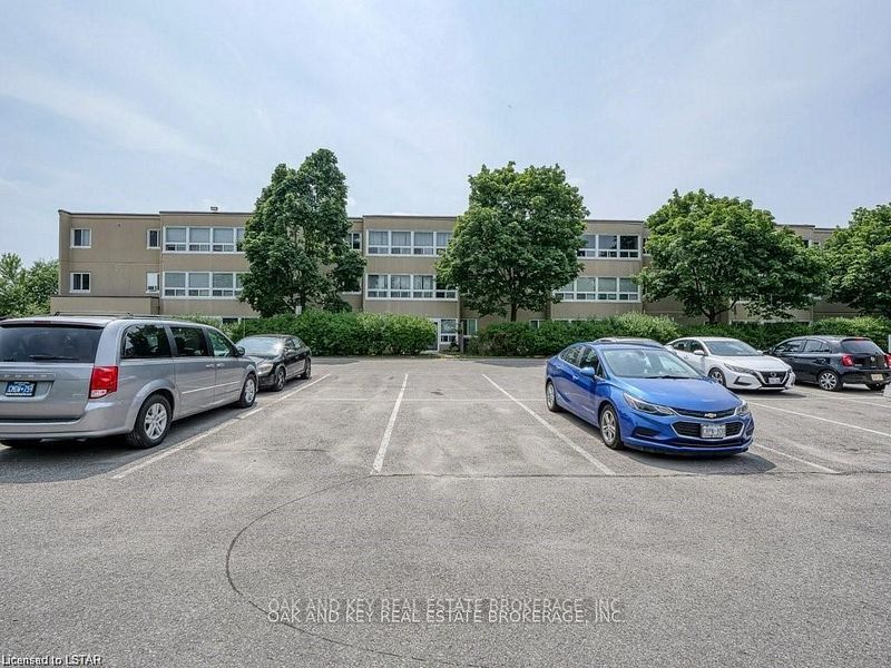 #201 - 1445 Huron Street, London, ON N5V 2E6