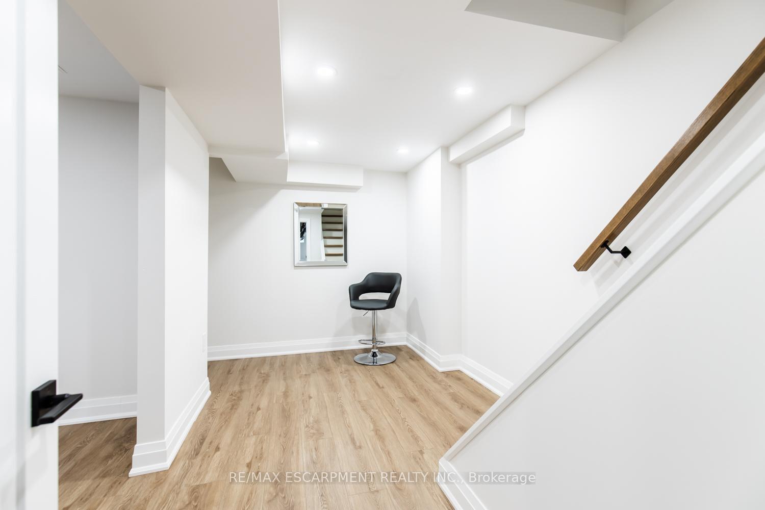3 Bedrooms Condo at 150 Gateshead, Hamilton For sale