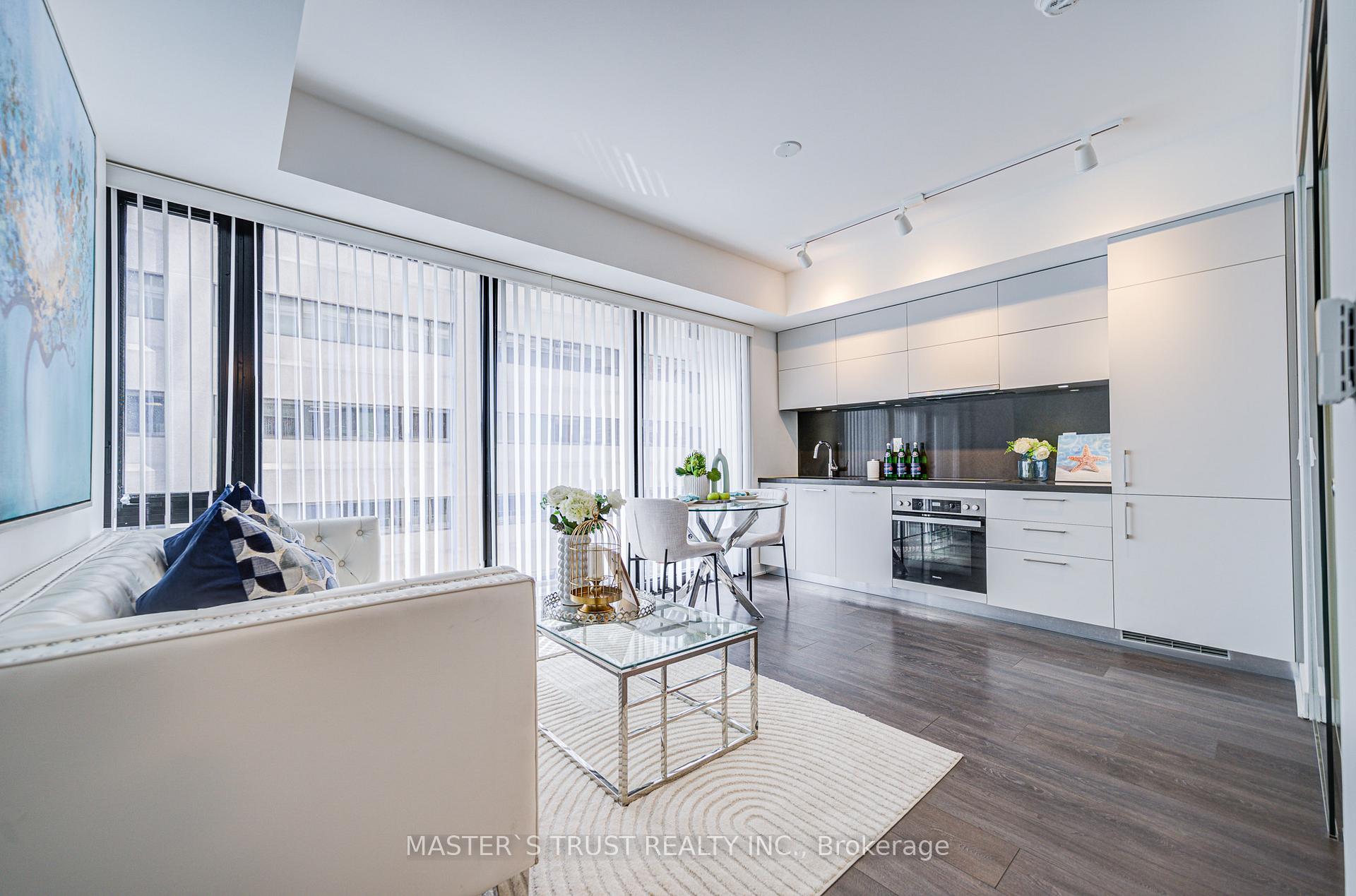 1 Bedroom Condo at 188 Cumberland, Toronto For sale