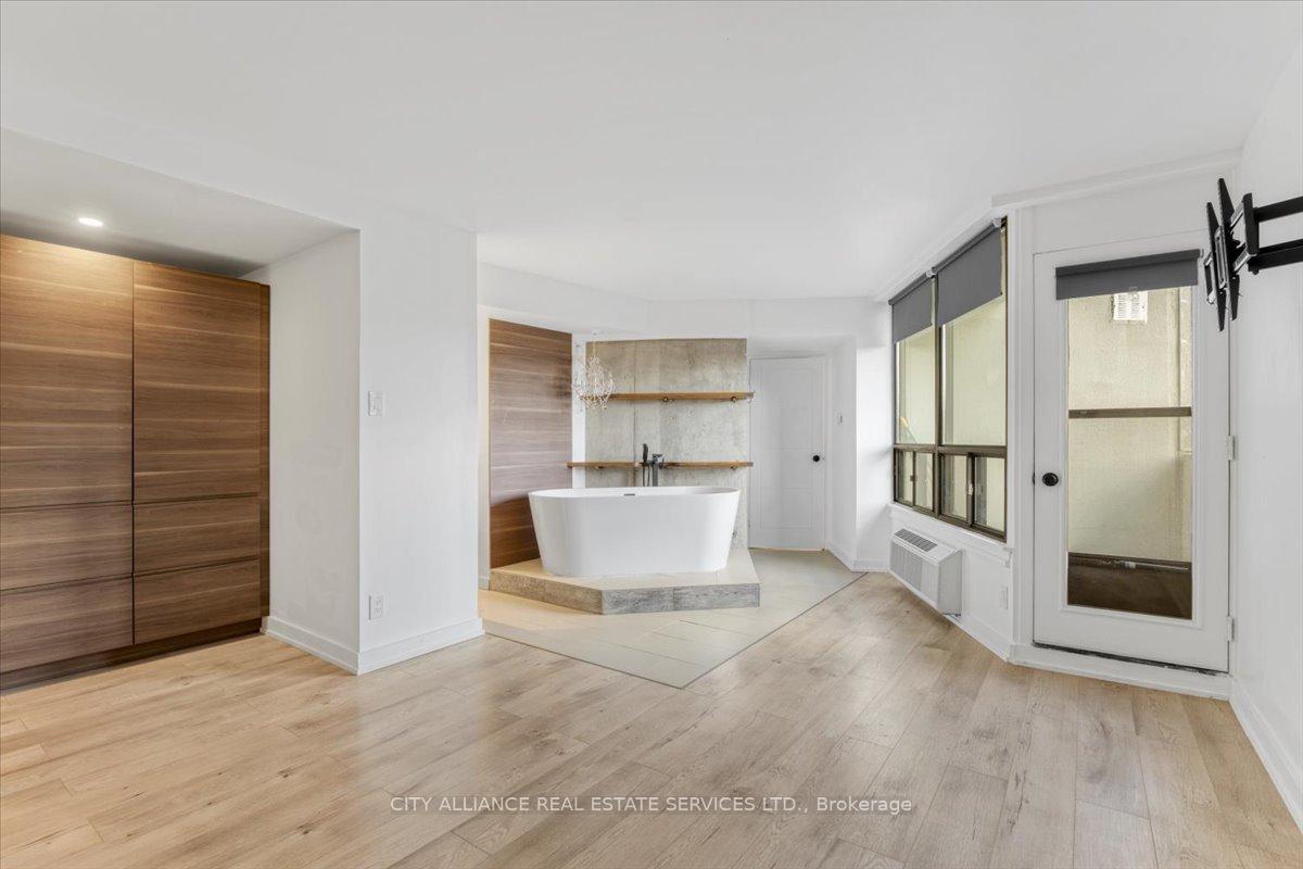 2 Bedrooms Condo at 284 Mill, Toronto For sale