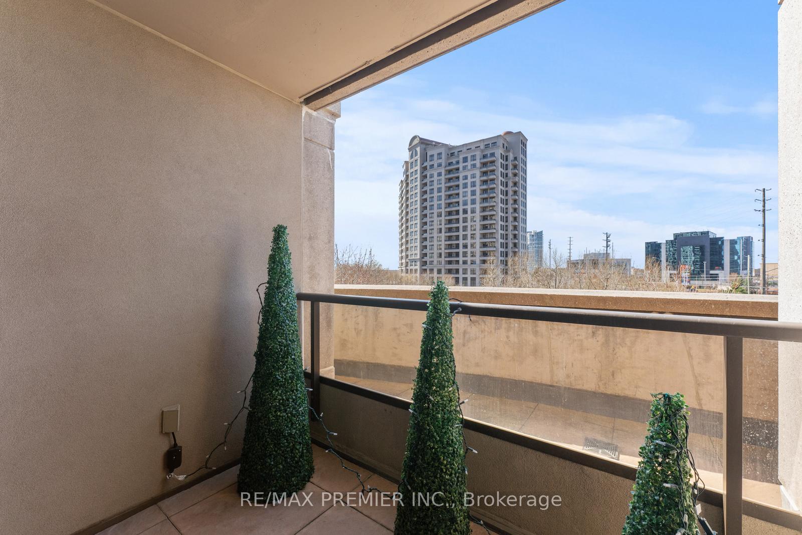 2 Bedrooms Condo at 9235 Jane,  Vaughan For sale