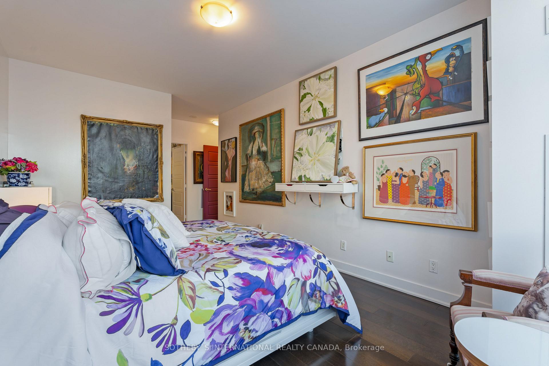 2 Bedrooms Condo at 28 Linden,  Toronto For sale