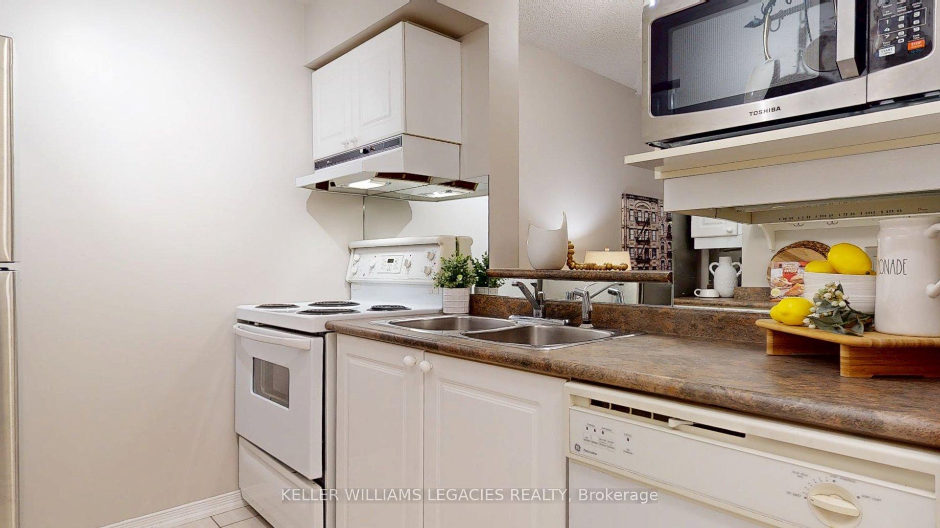 1 Bedroom Condo at 39 Jarvis, Toronto For sale