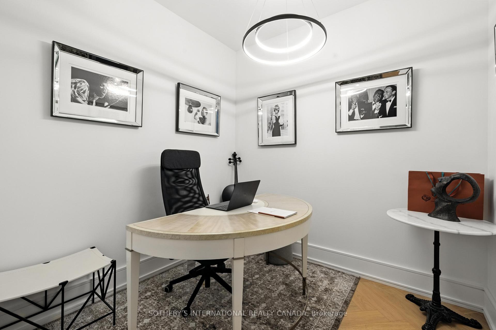 2 Bedrooms Condo at 10 Bellair, Toronto For sale