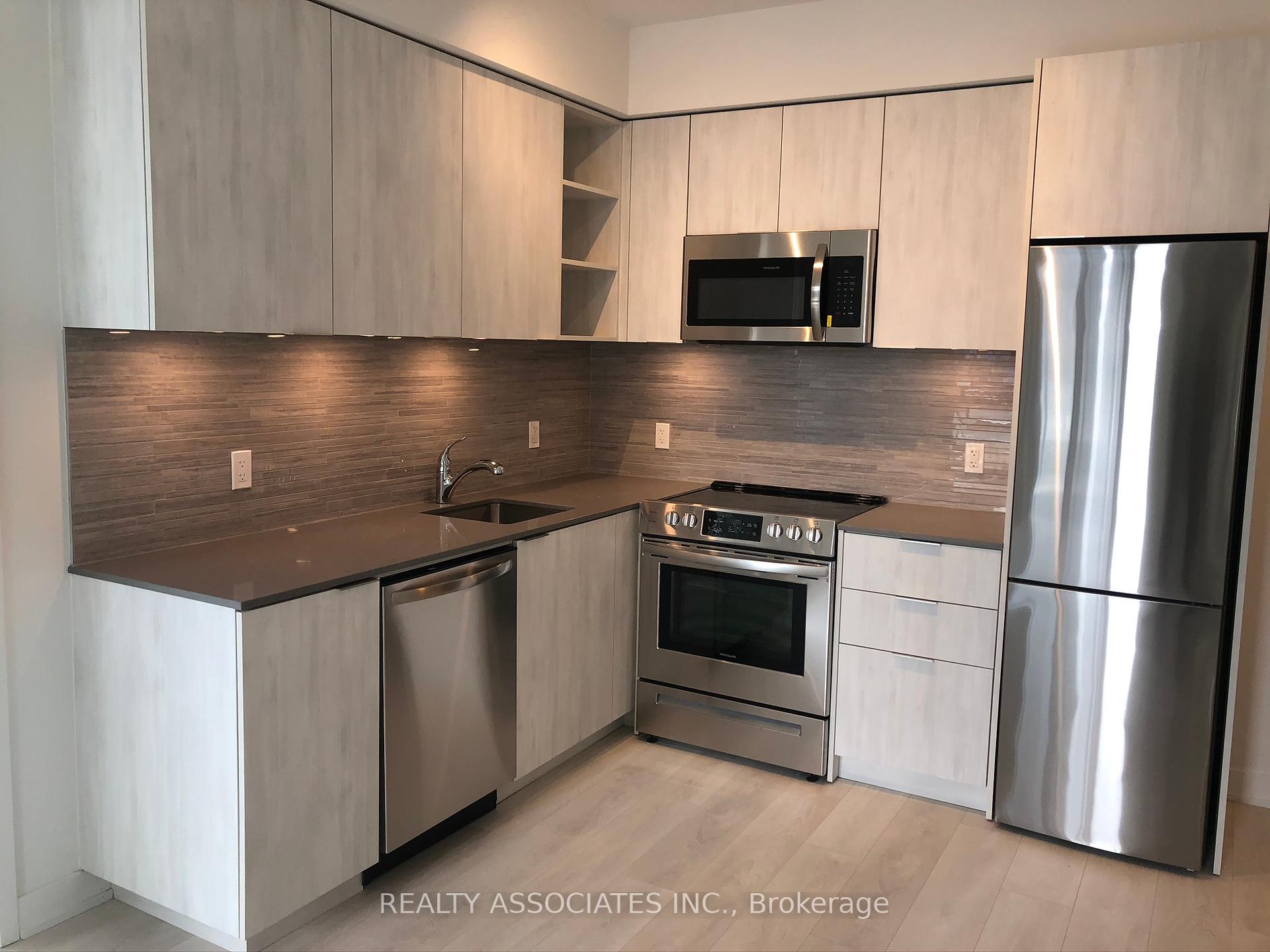 2 Bedrooms Condo at 30 Ordnance, Toronto For sale