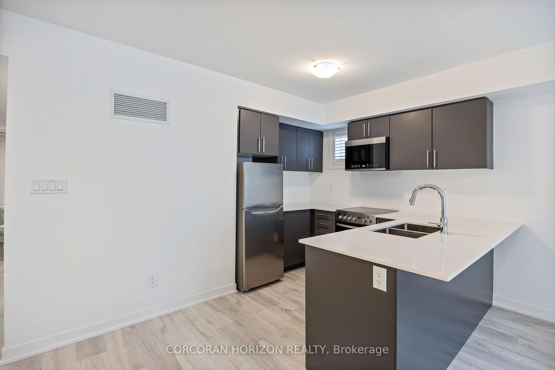 2 Bedrooms Condo at 8 Marquette, Toronto For sale