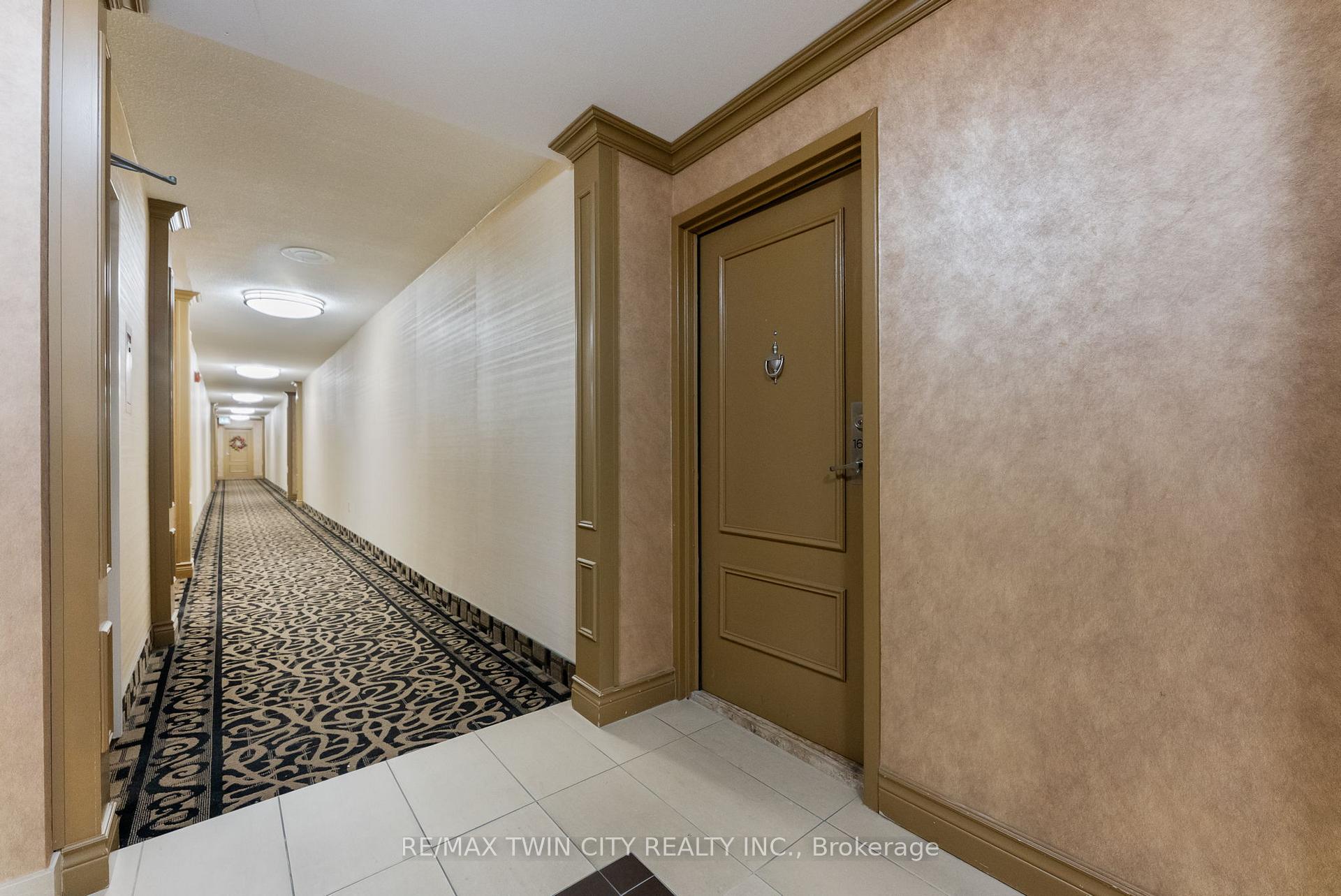 2 Bedrooms Condo at 301 Frances, Hamilton For sale