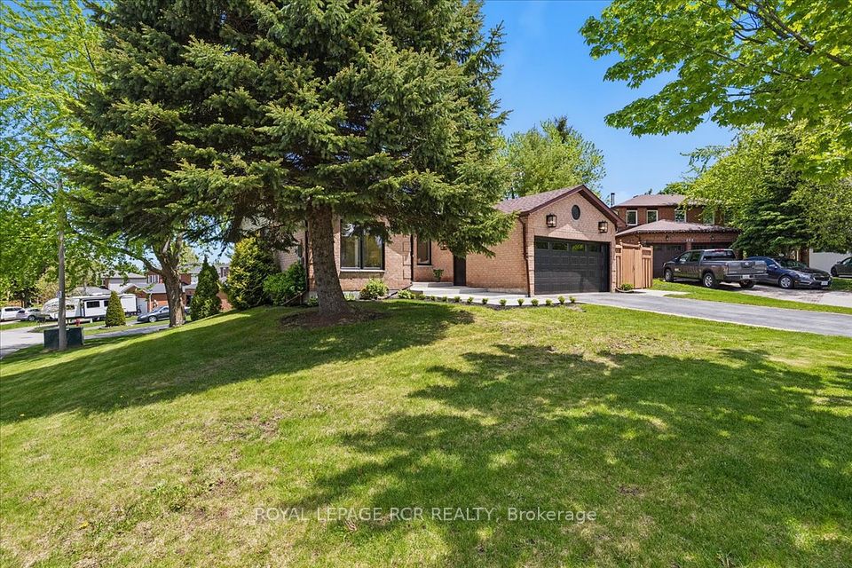 200 Jull Court, Orangeville, ON L9W 4M8