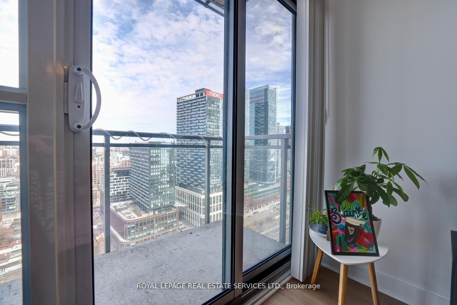 1 Bedroom Condo at 15 Iceboat, Toronto For sale