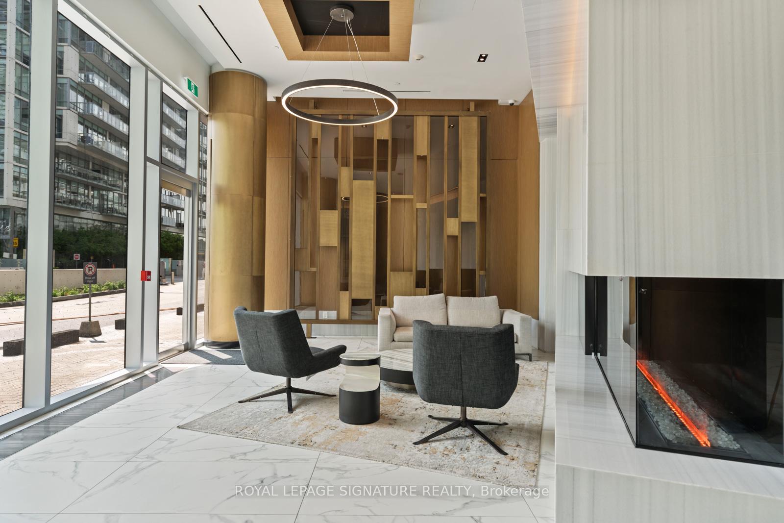 3 Bedrooms Condo at 15 Queens, Toronto For sale