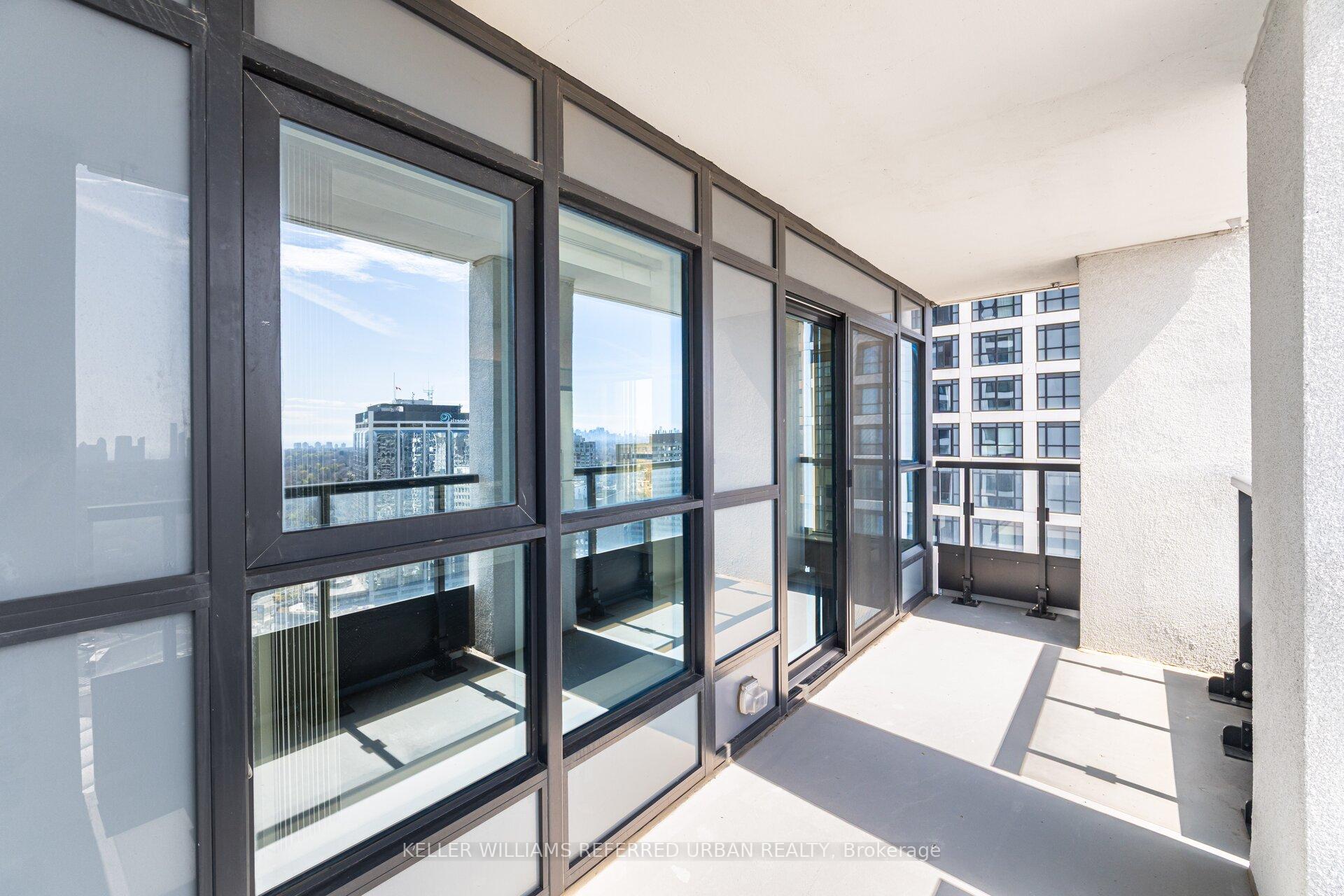 2 Bedrooms Condo at 9 Mabelle, Toronto For sale