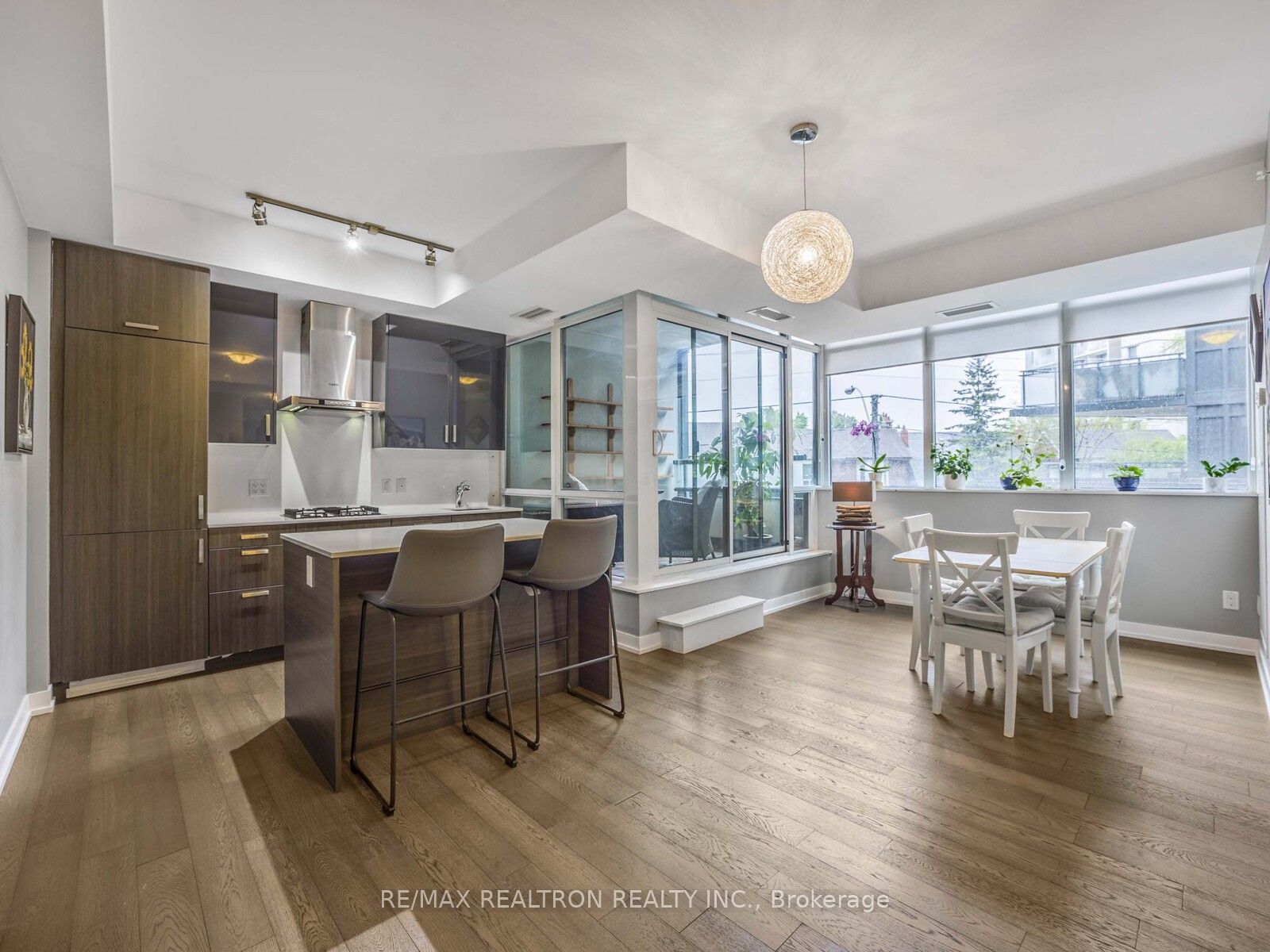 36 Howard Park Avenue, #202