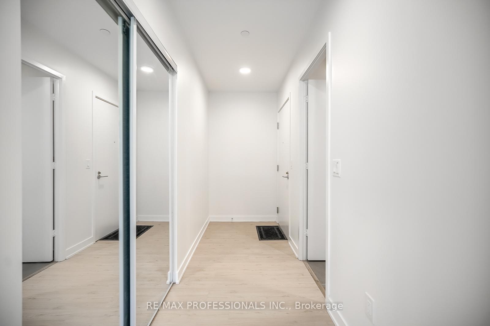2 Bedrooms Condo at 65 Mutual, Toronto For sale