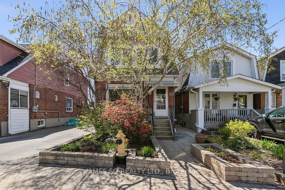 112 Woodmount