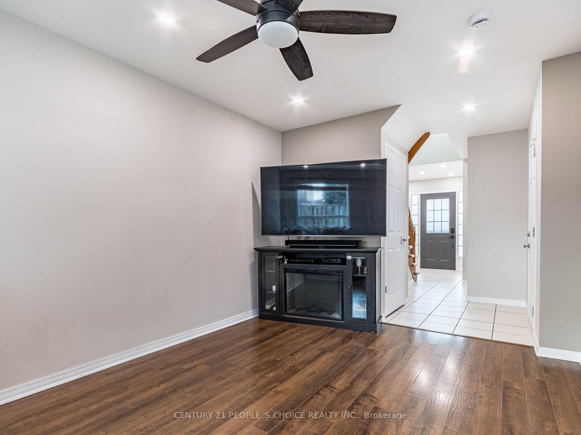 3 Bedrooms Condo at 485 Green,  Hamilton For sale