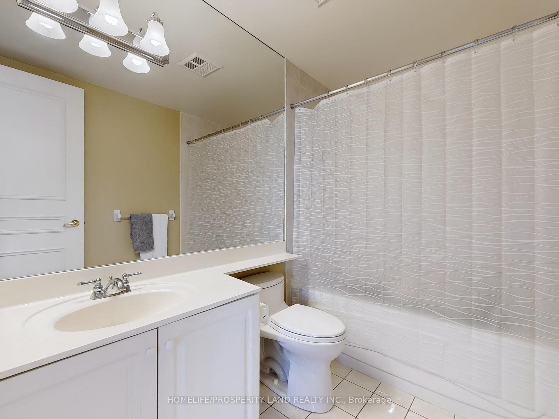 3 Bedrooms Condo at 89 Skymark, Toronto For sale
