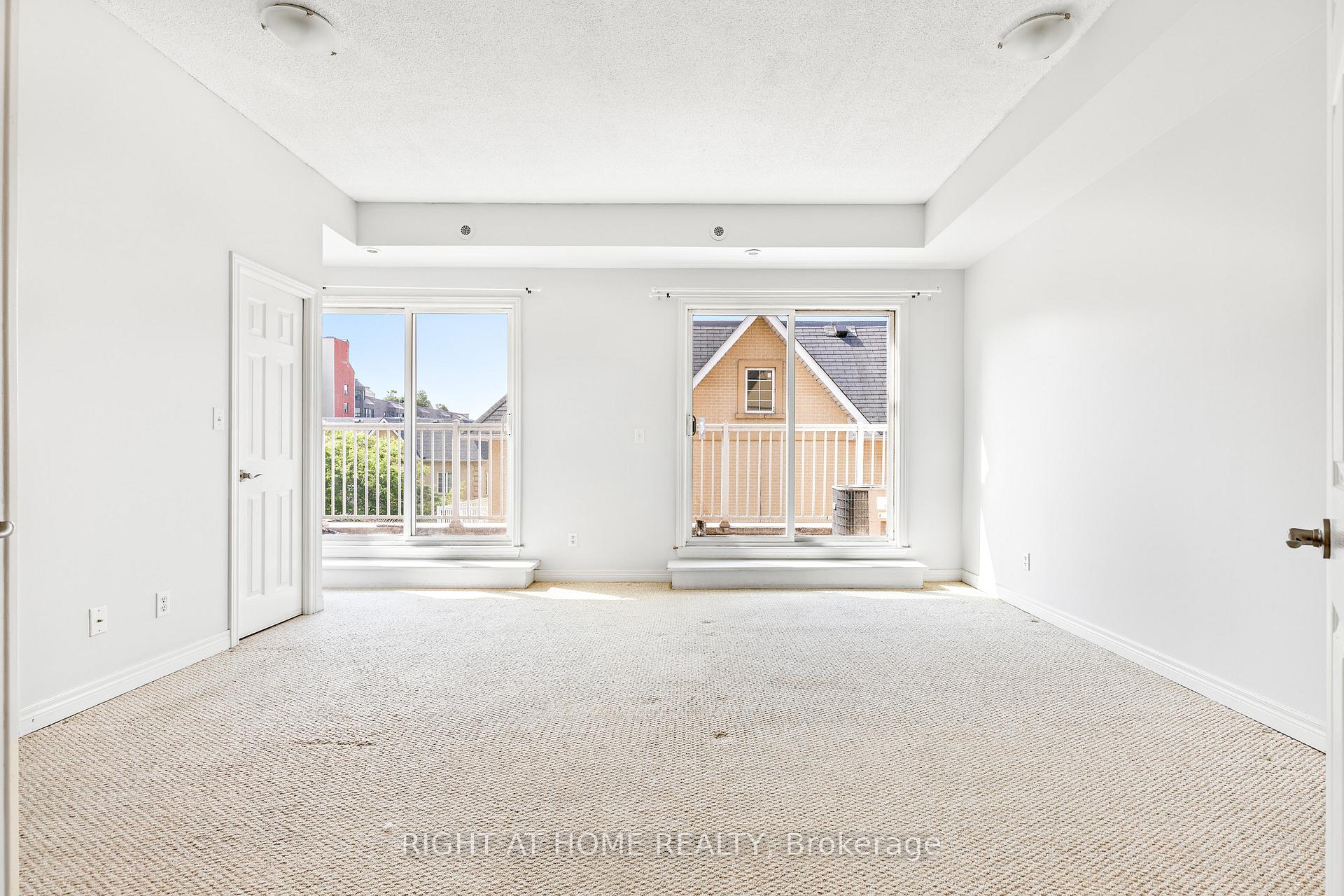 3 Bedrooms Condo at 205 Wellesley, Toronto For sale