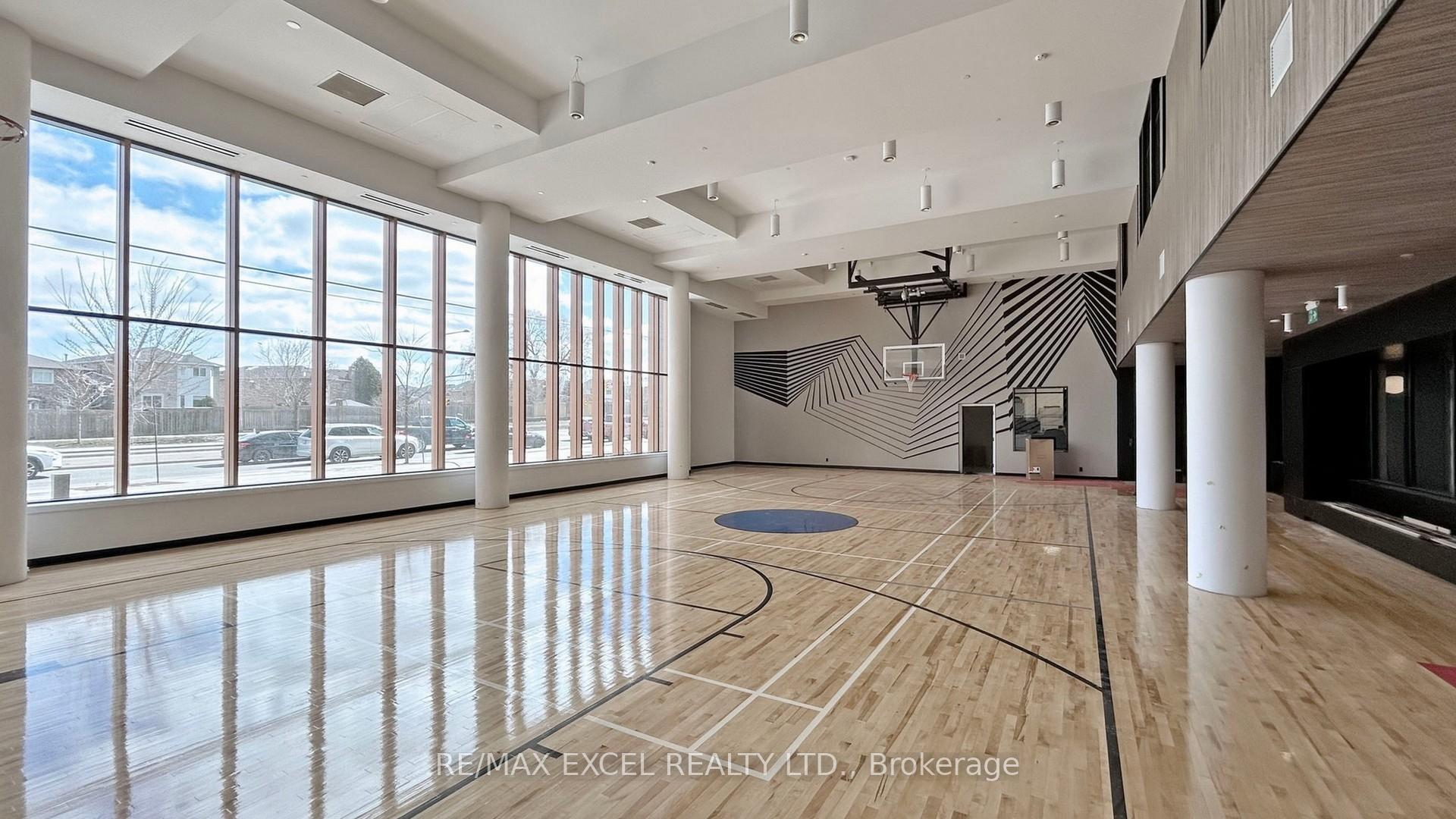 1 Bedroom Condo at 8 Beverley Glen, Vaughan For sale