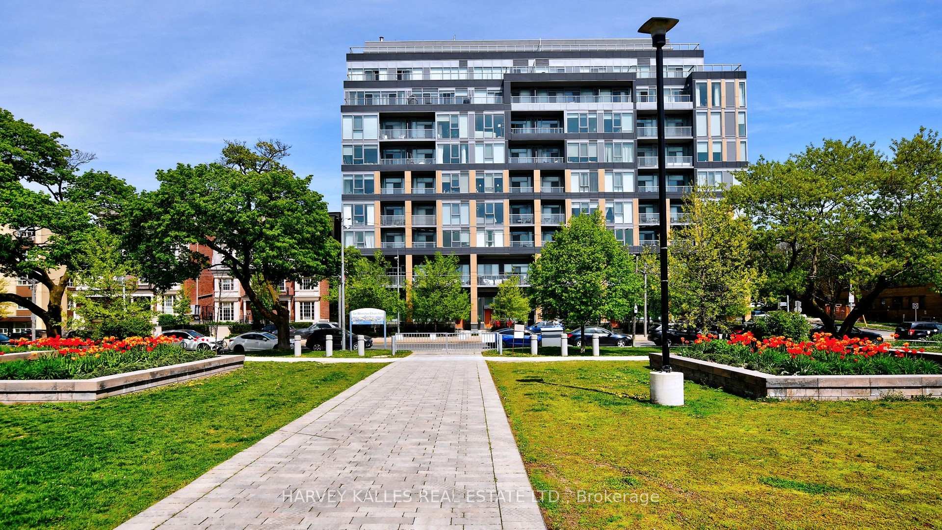 2 Bedrooms Condo at 6 Parkwood, Toronto For sale
