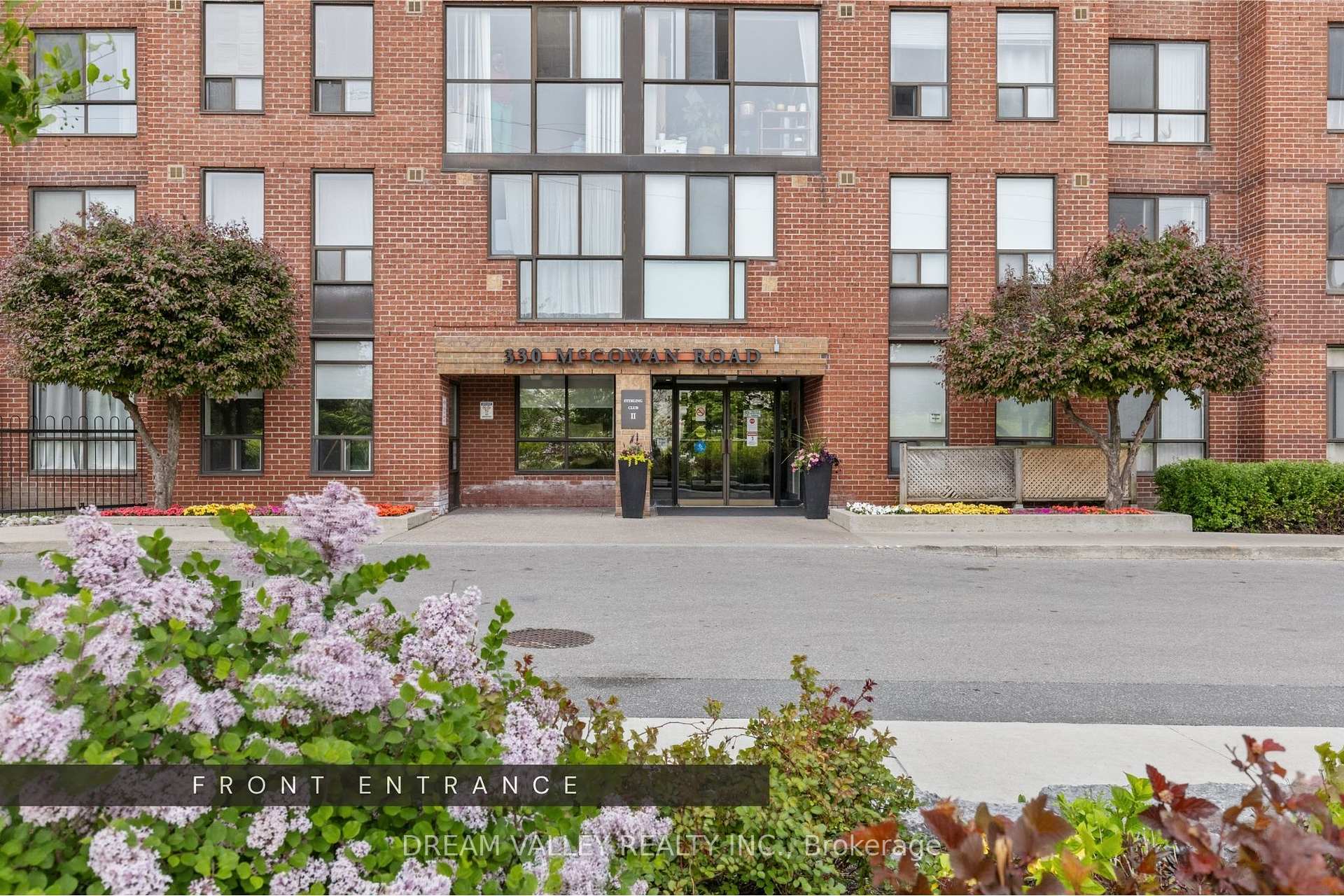 3 Bedrooms Condo at 330 Mccowan, Toronto For sale