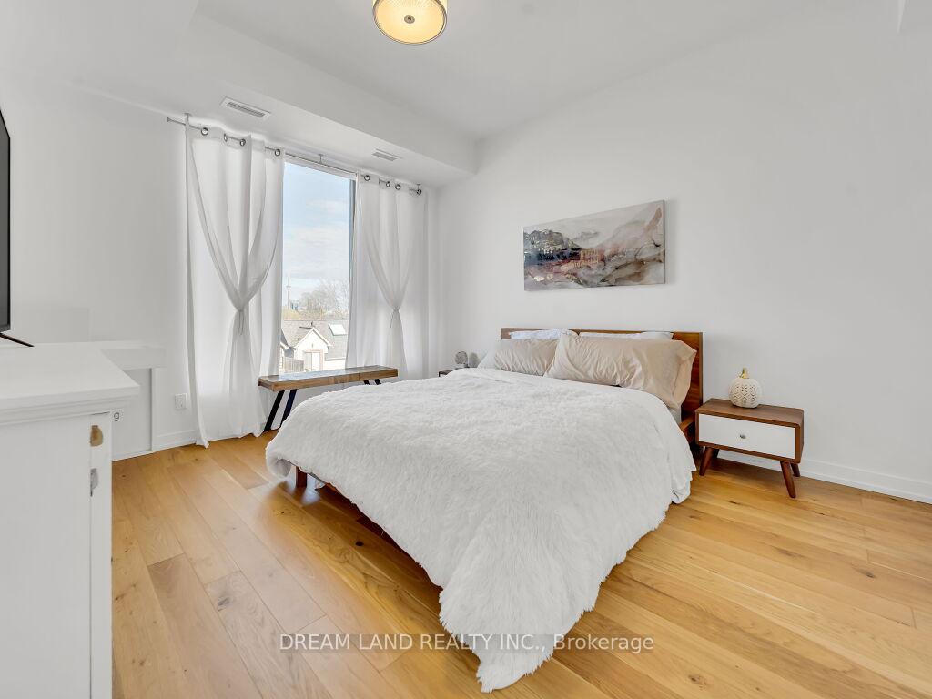 2 Bedrooms Condo at 35 Wabash, Toronto For sale