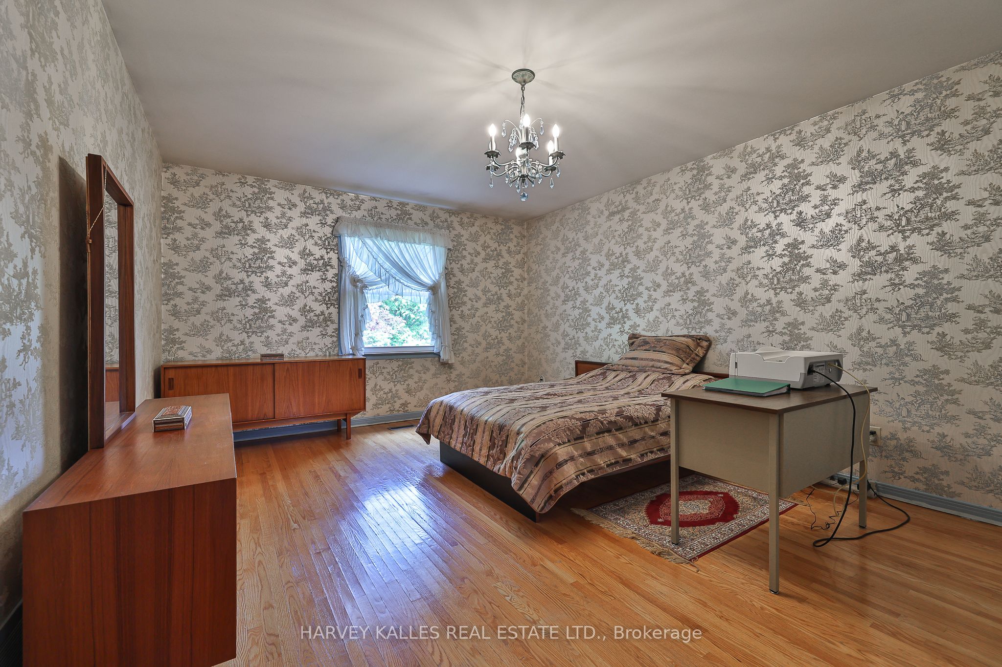 28 Waggoners Wells Lane