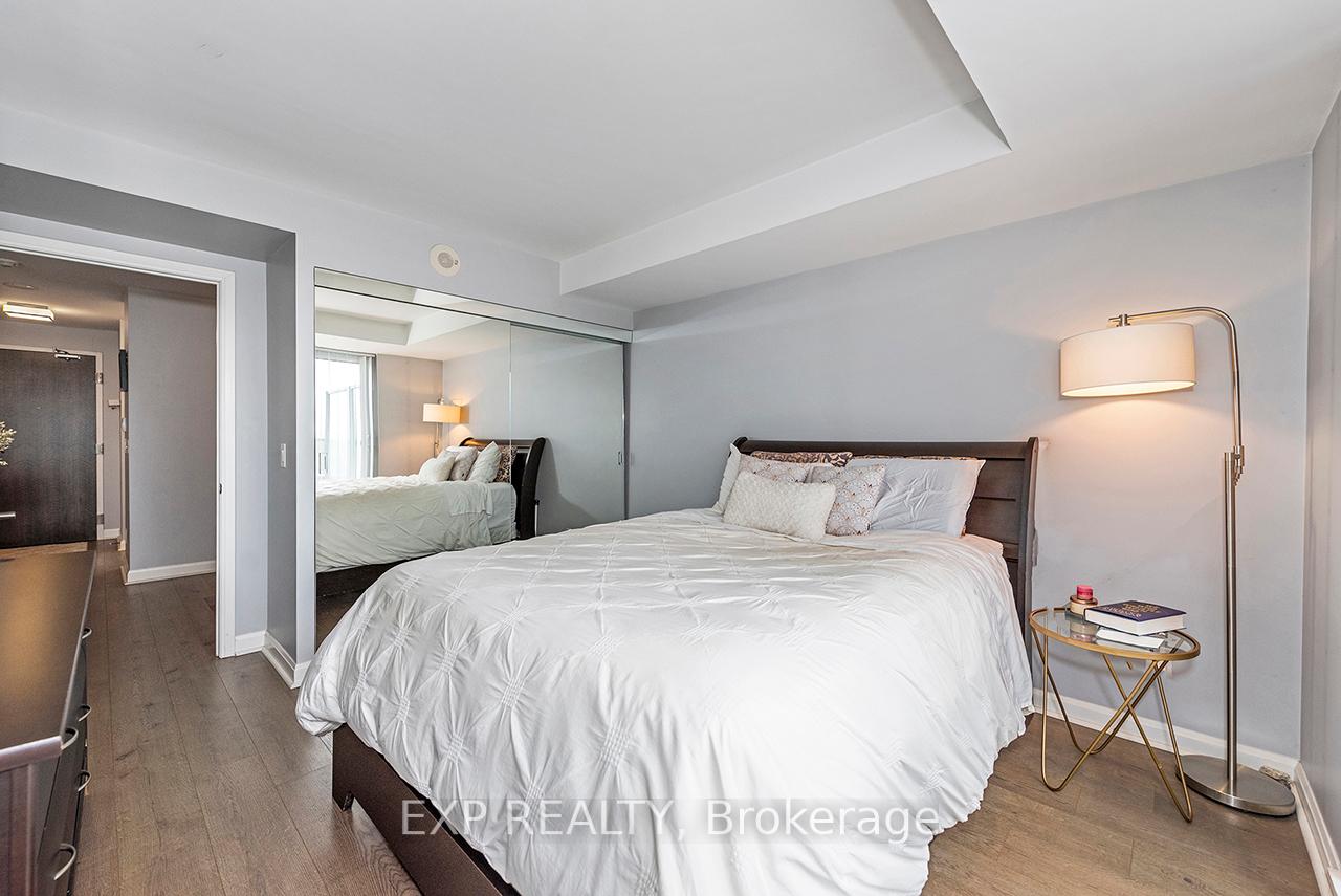 2 Bedrooms Condo at 1 Michael Power, Toronto For sale
