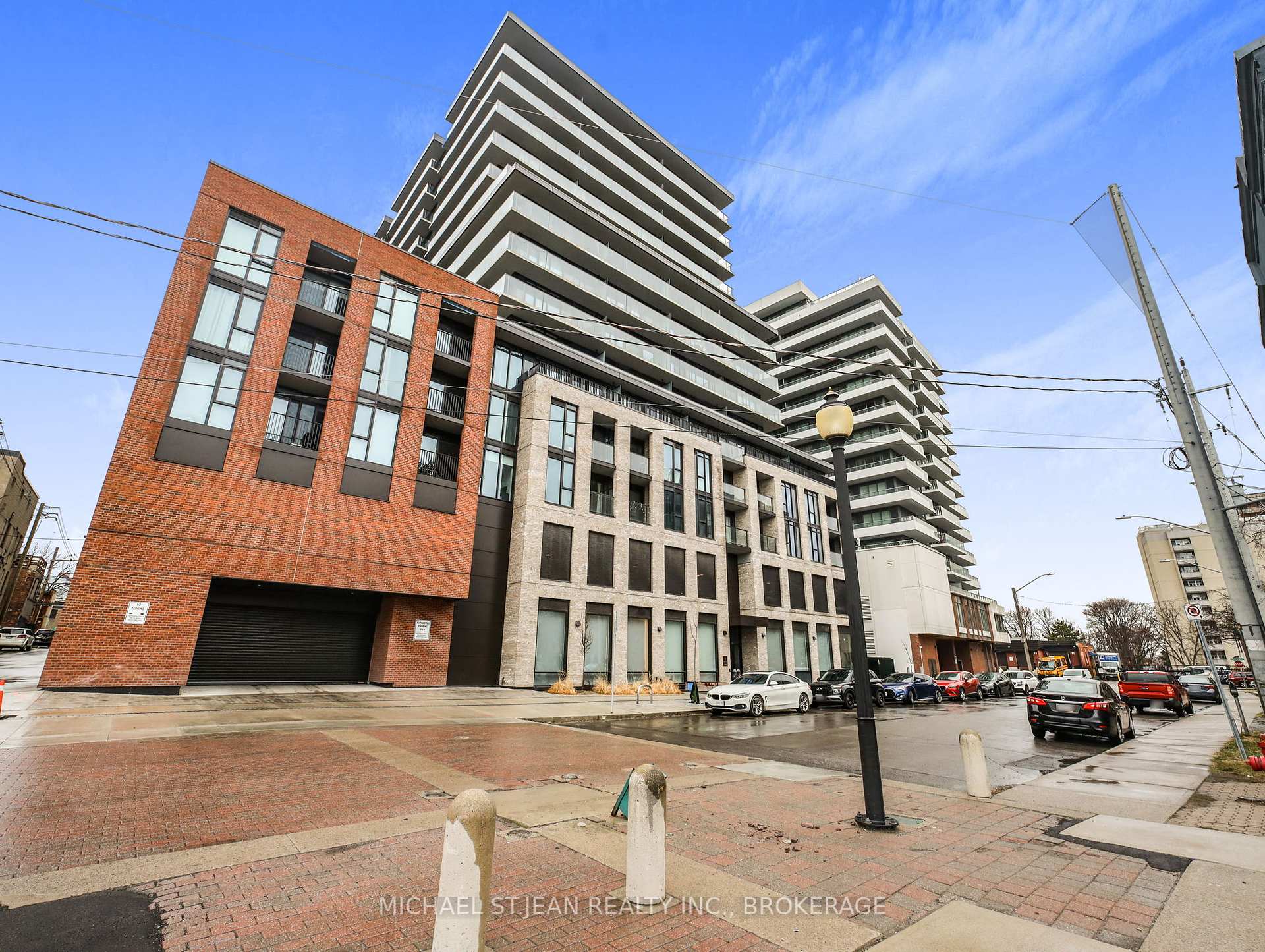 1 Bedroom Condo at 1 Jarvis,  Hamilton For sale