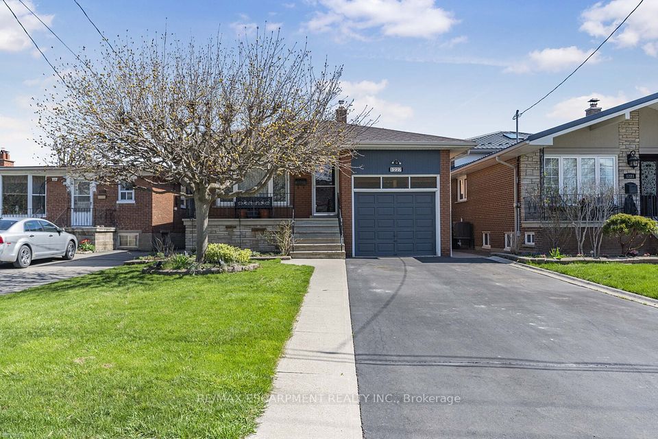 1227 Alexandra