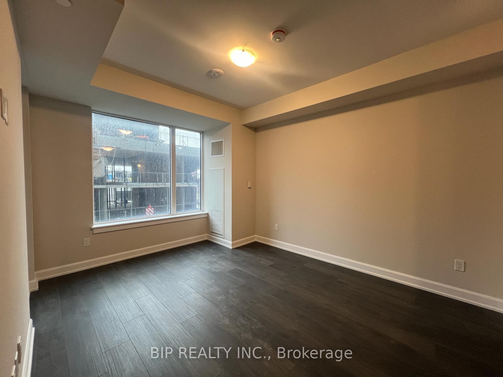 2 Bedrooms Condo at 3220 William Coltson, Oakville For sale