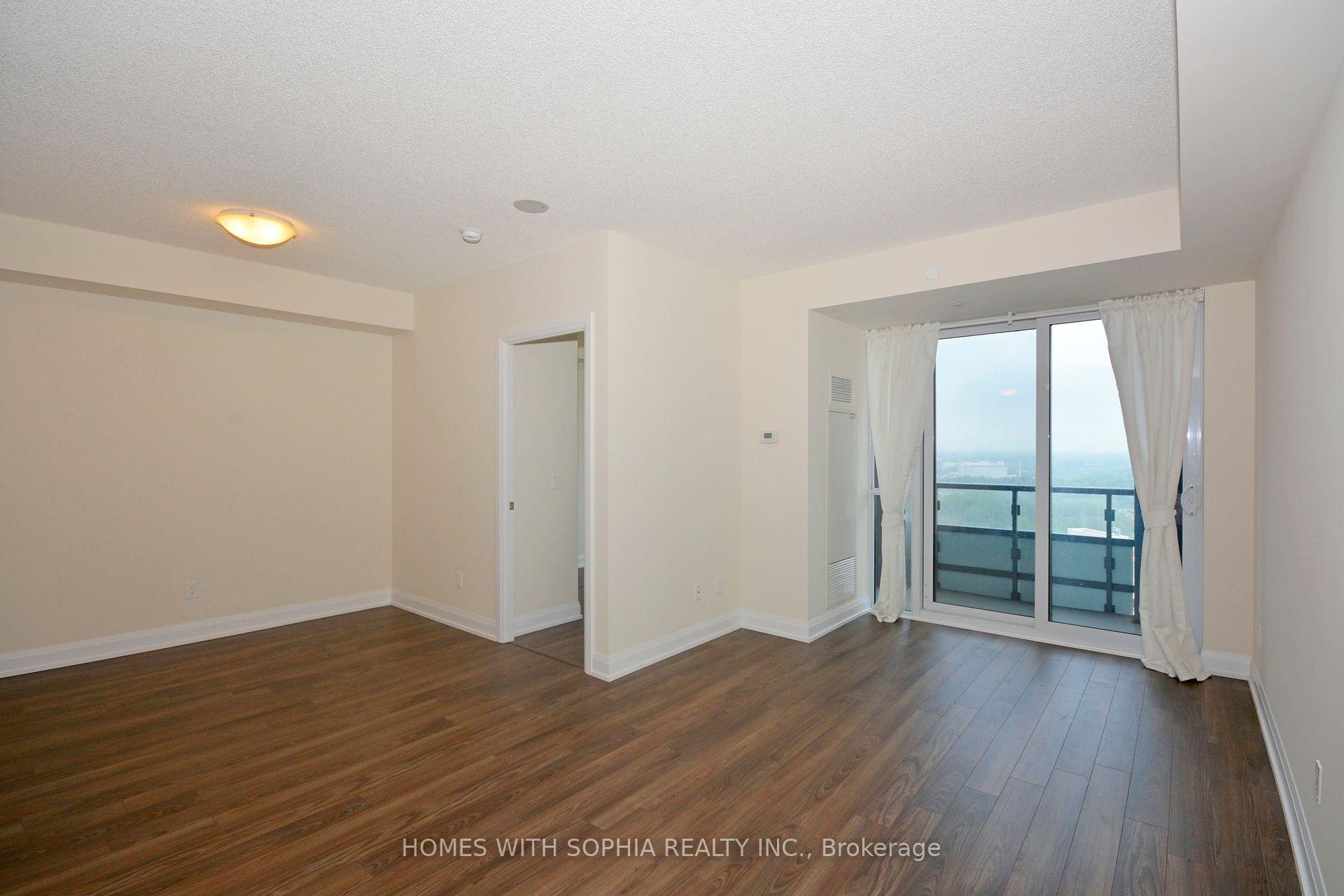 2 Bedrooms Condo at 18 Graydon Hall, Toronto For sale