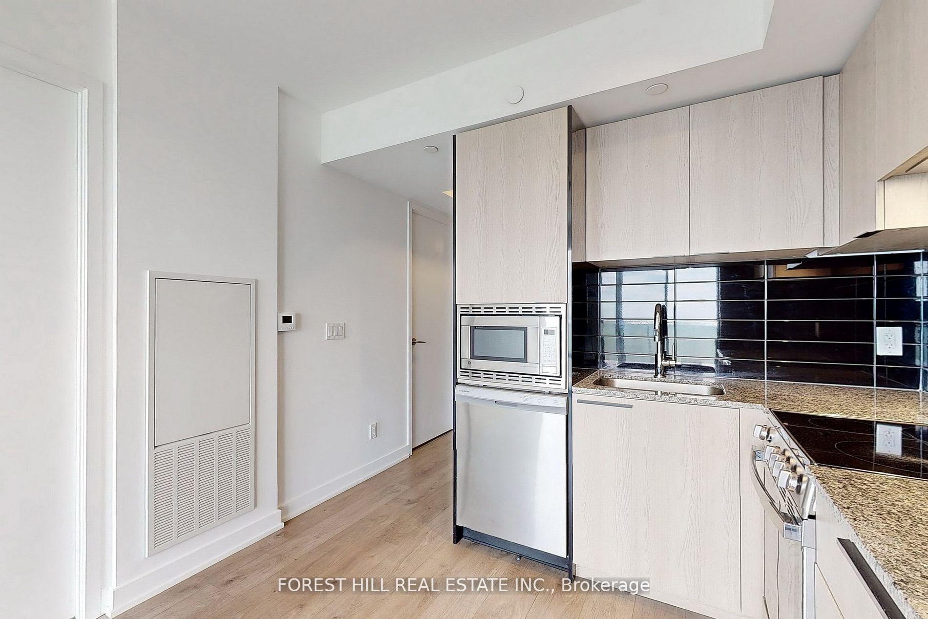 2 Bedrooms Condo at 501 Yonge,  Toronto For sale