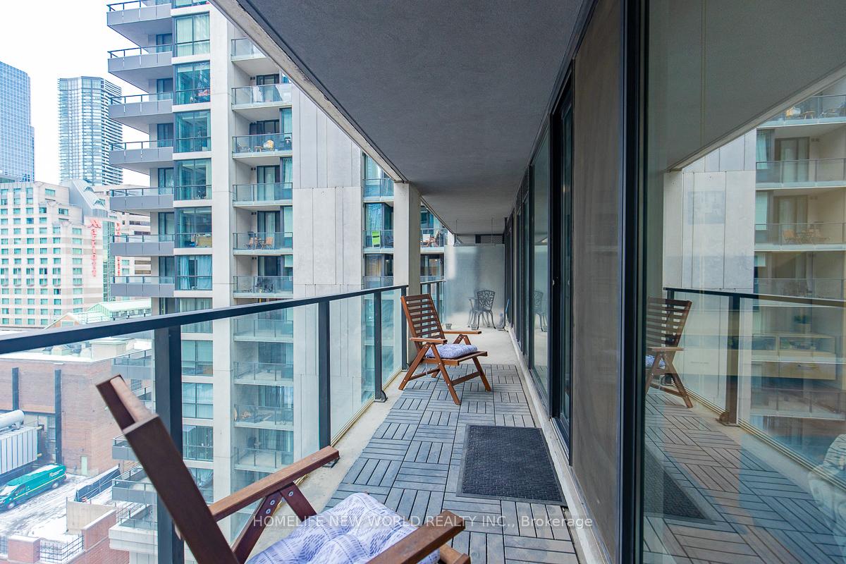3 Bedrooms Condo at 111 Elizabeth, Toronto For sale