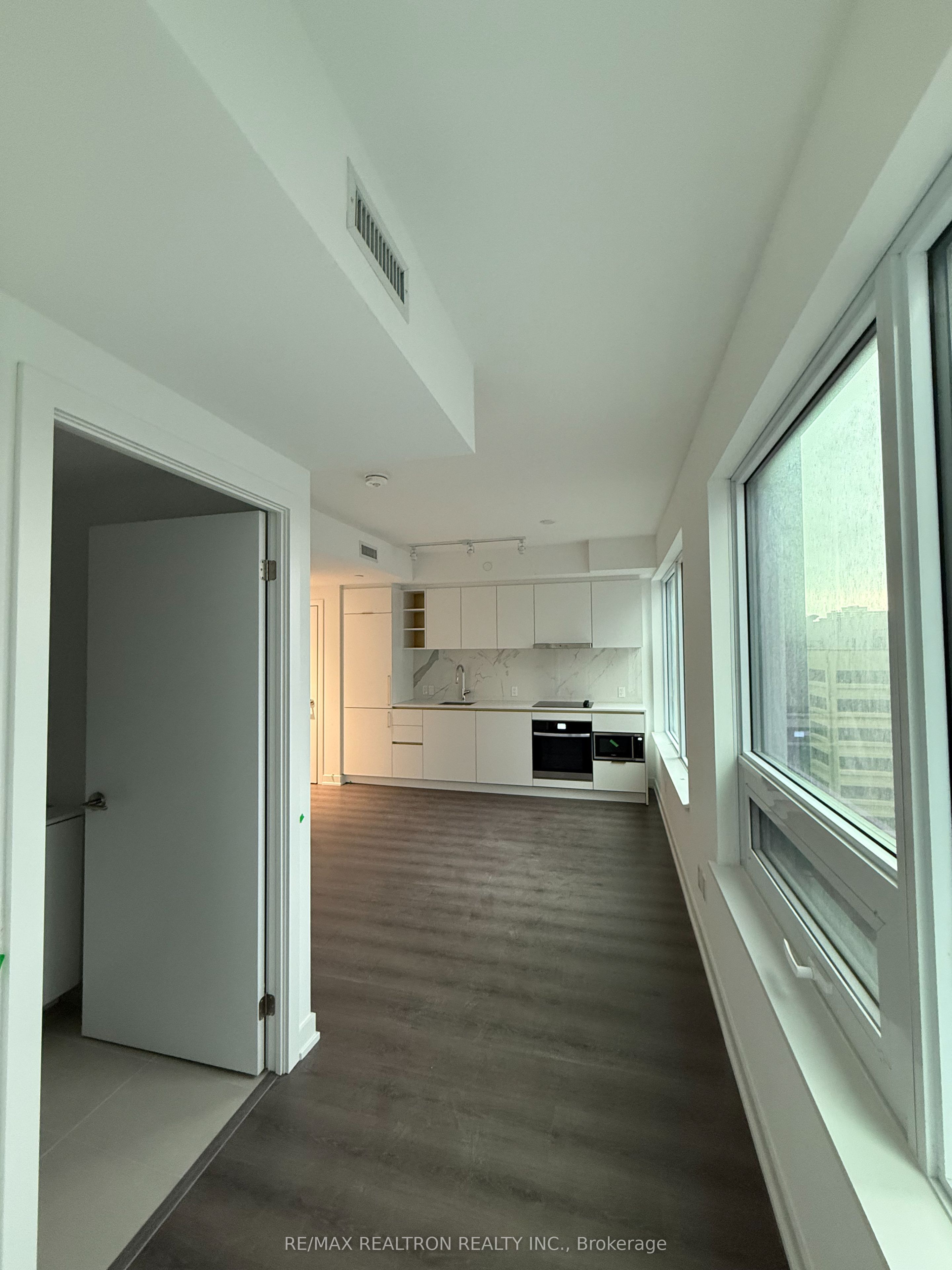 8 Wellesley Street W, #1215