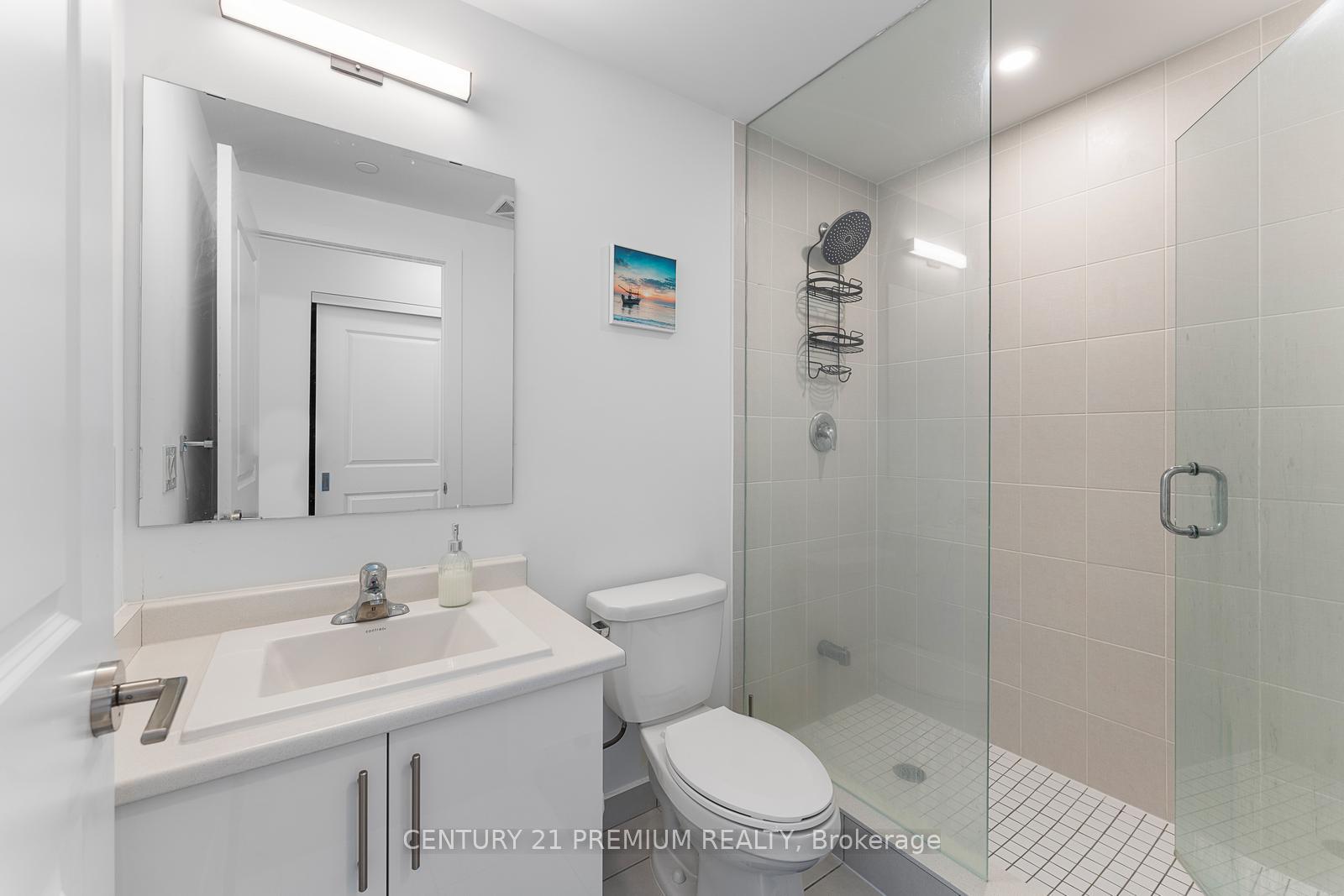 3 Bedrooms Condo at 1063 Douglas Mccurdy Comm, Mississauga For sale