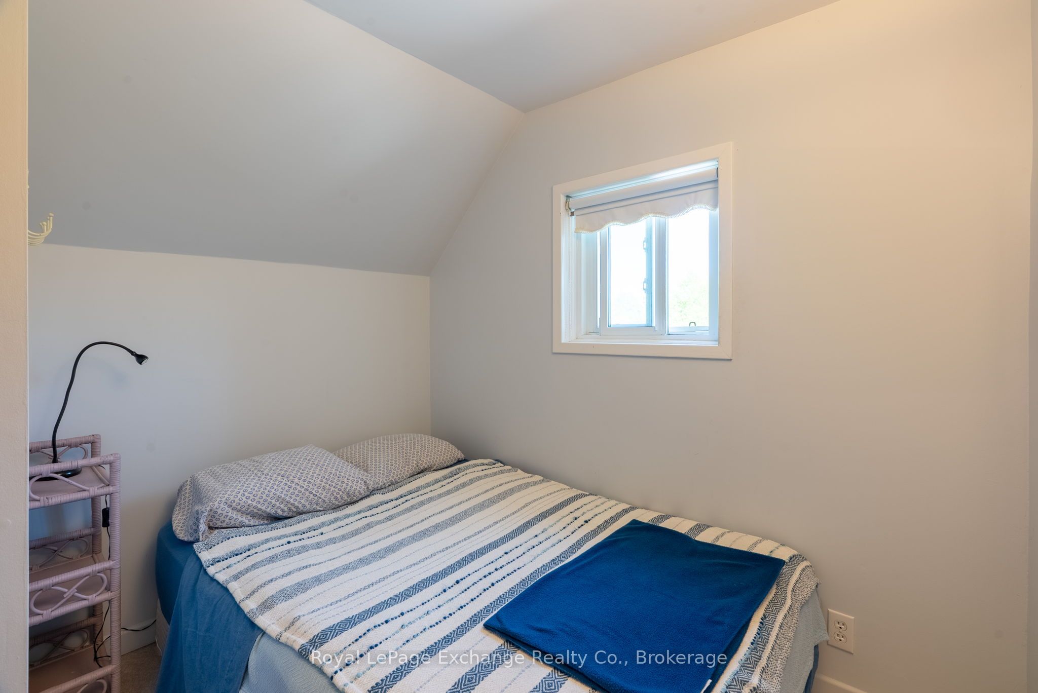 457 Penetangore Row S