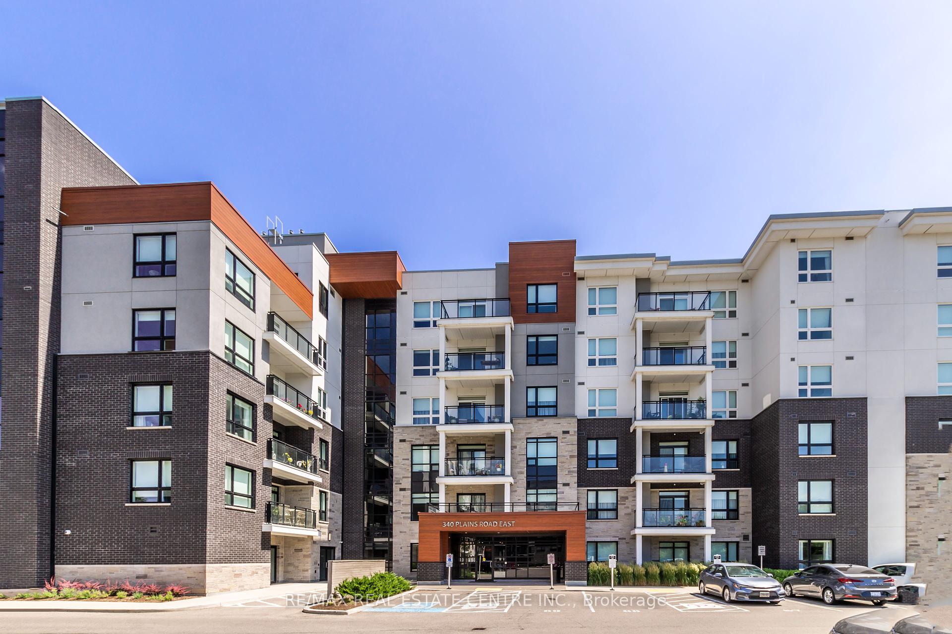 2 Bedrooms Condo at 340 Plains, Burlington For sale