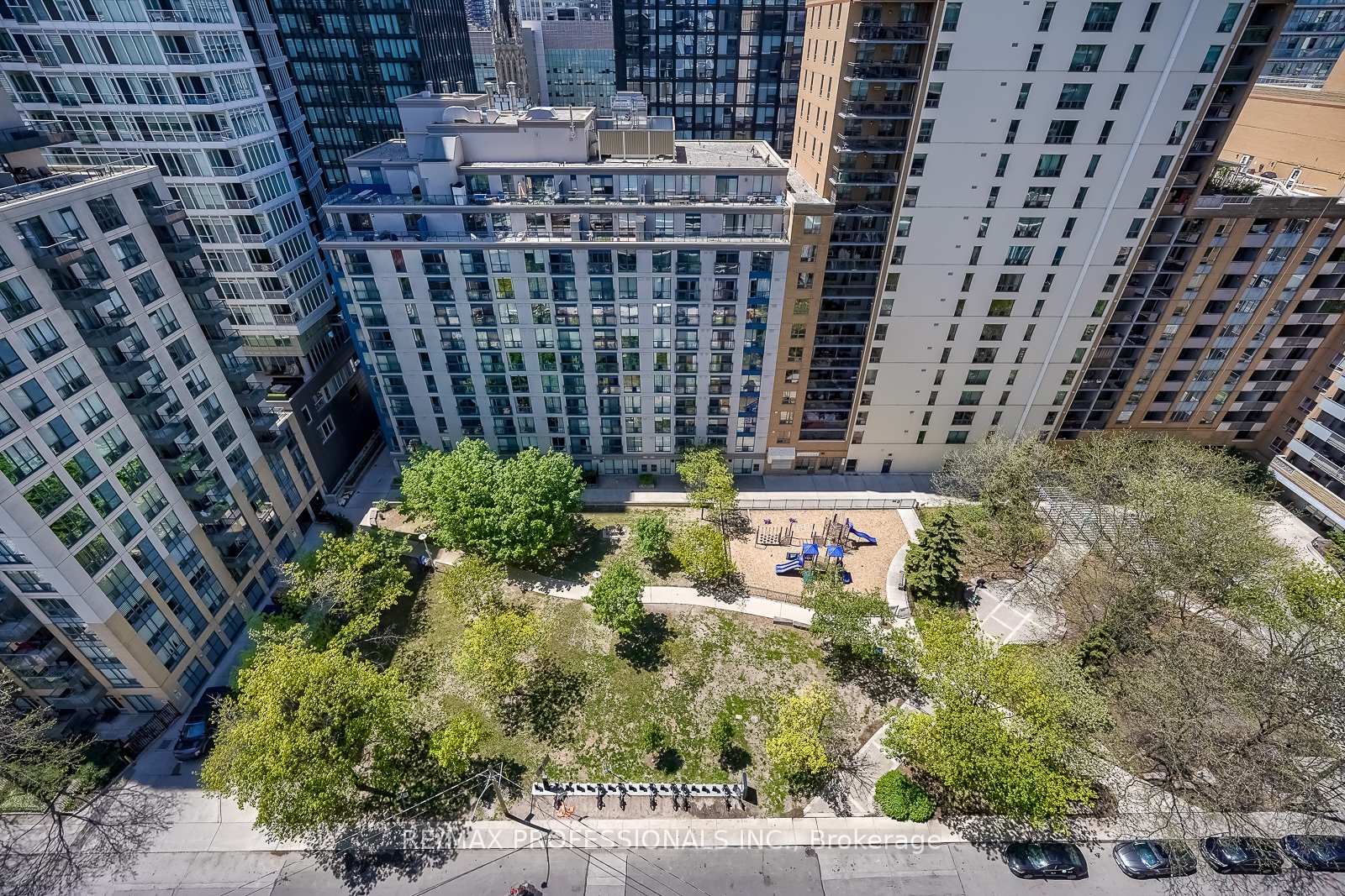 2 Bedrooms Condo at 65 Mutual, Toronto For sale