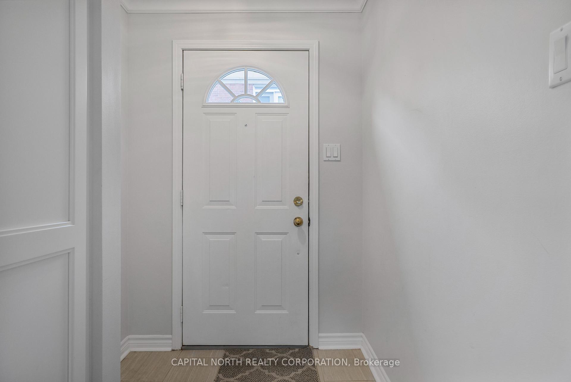 3 Bedrooms Condo at 51 Halton, Toronto For sale