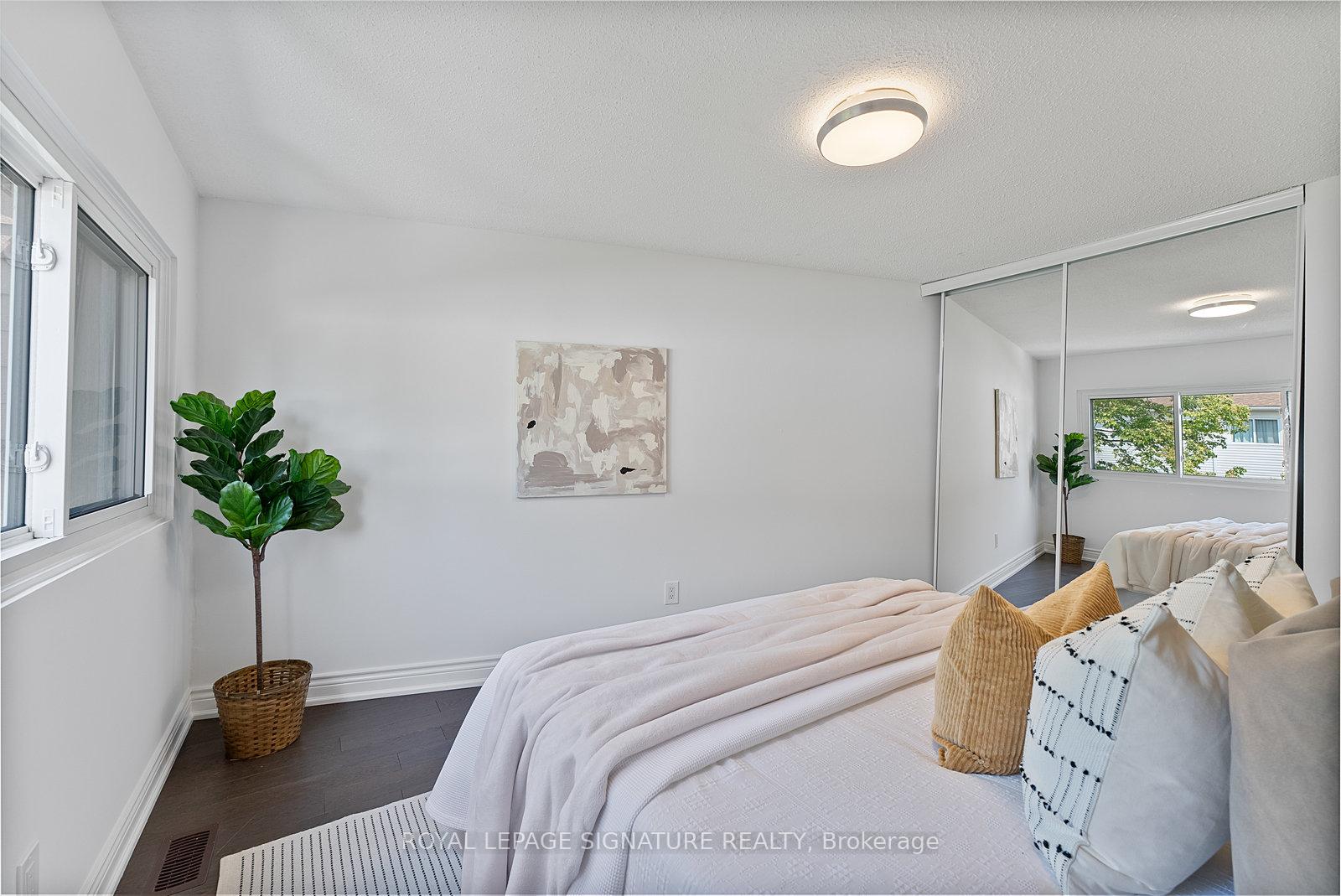 1 Bedroom Condo at 70 Jenny Wrenway, Toronto For sale