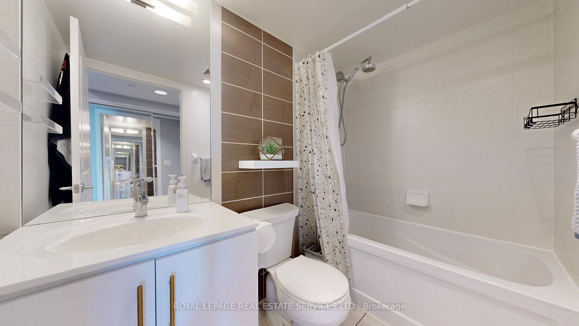 2 Bedrooms Condo at 205 Sherway Gardens, Toronto For sale