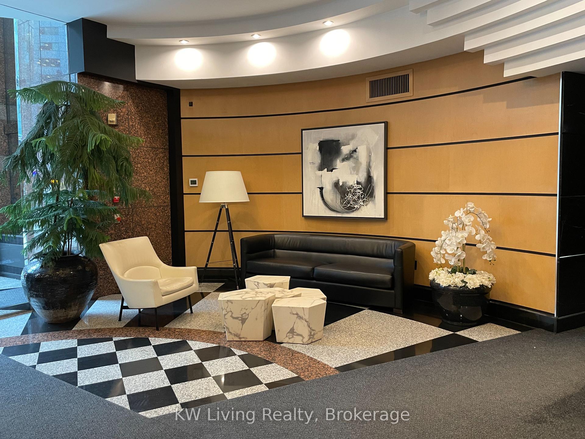 2 Bedrooms Condo at 33 University,  Toronto For sale