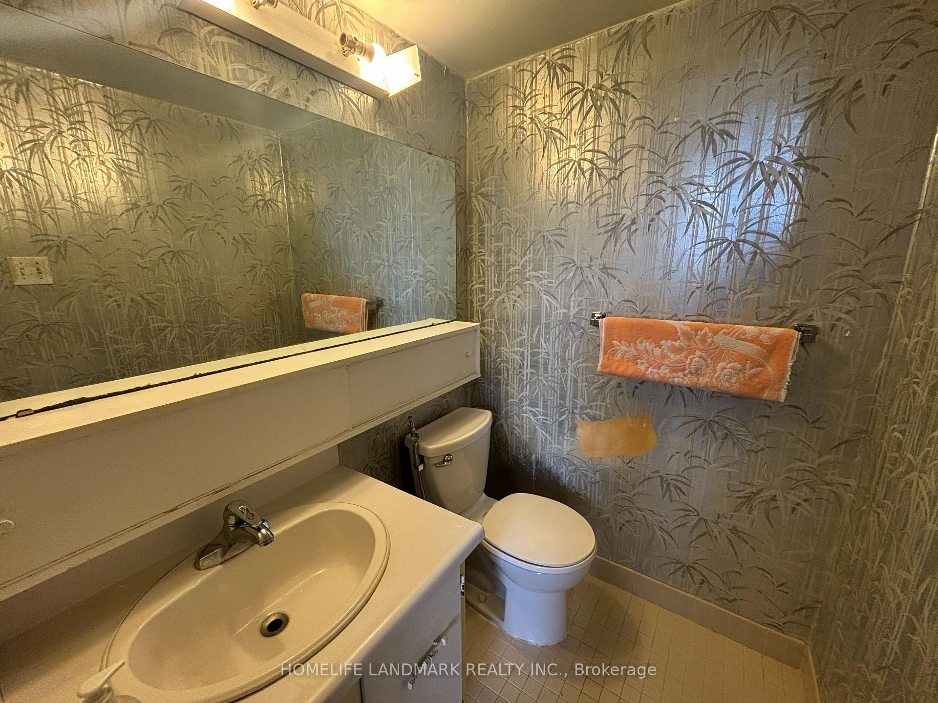 3 Bedrooms Condo at 260 Seneca Hill, Toronto For sale
