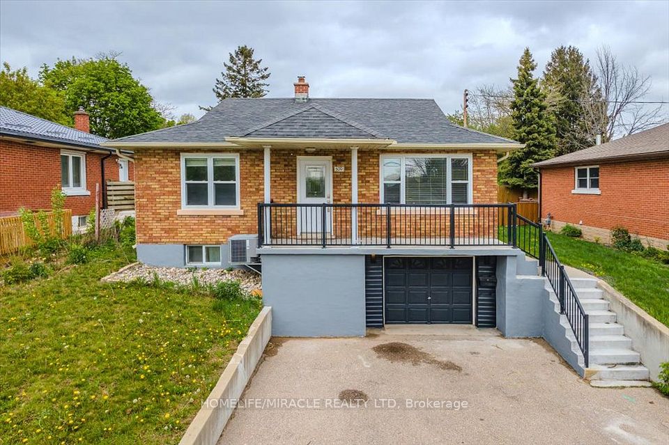 570 Victoria