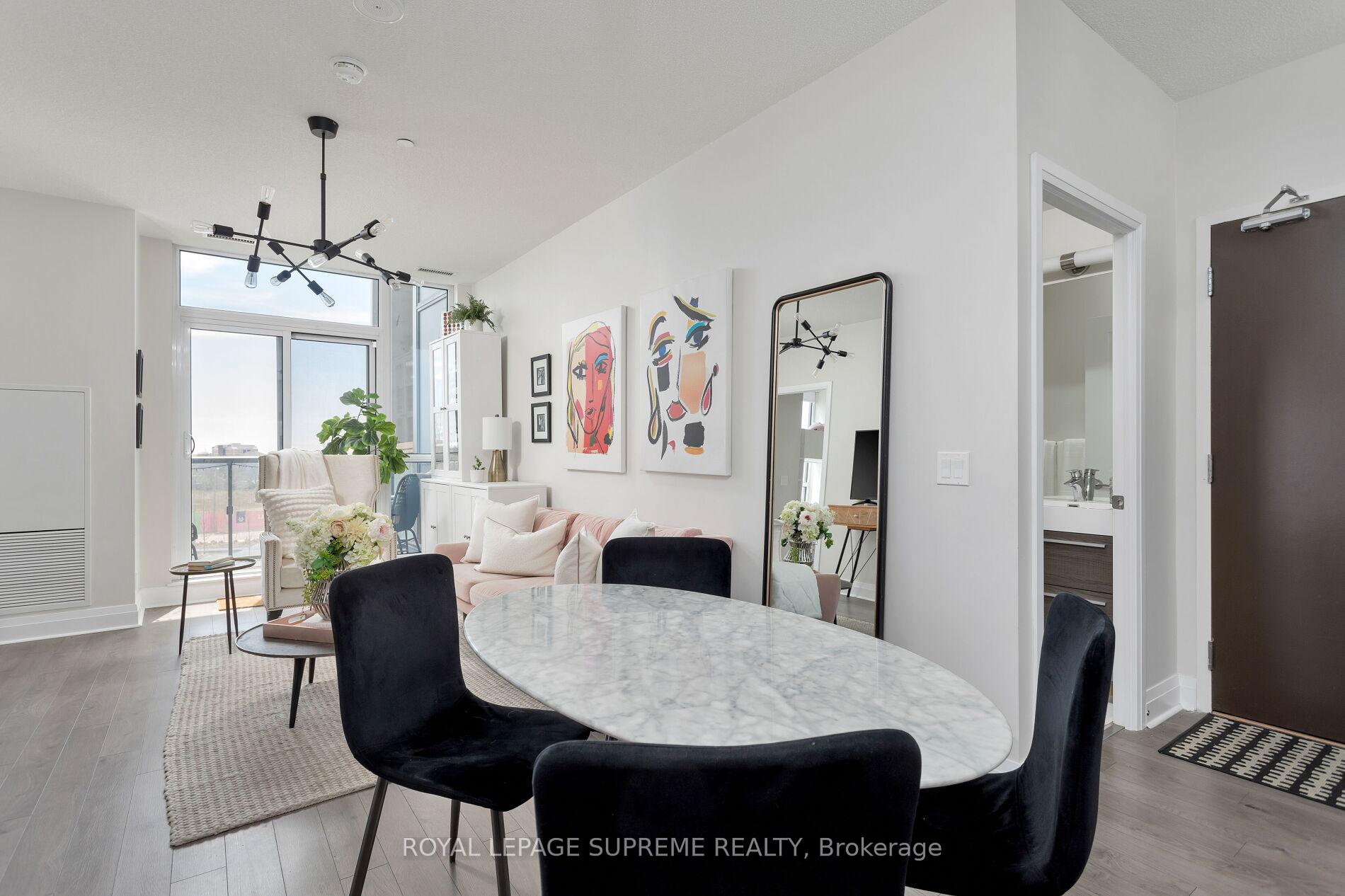 2 Bedrooms Condo at 17 Zorra,  Toronto For sale