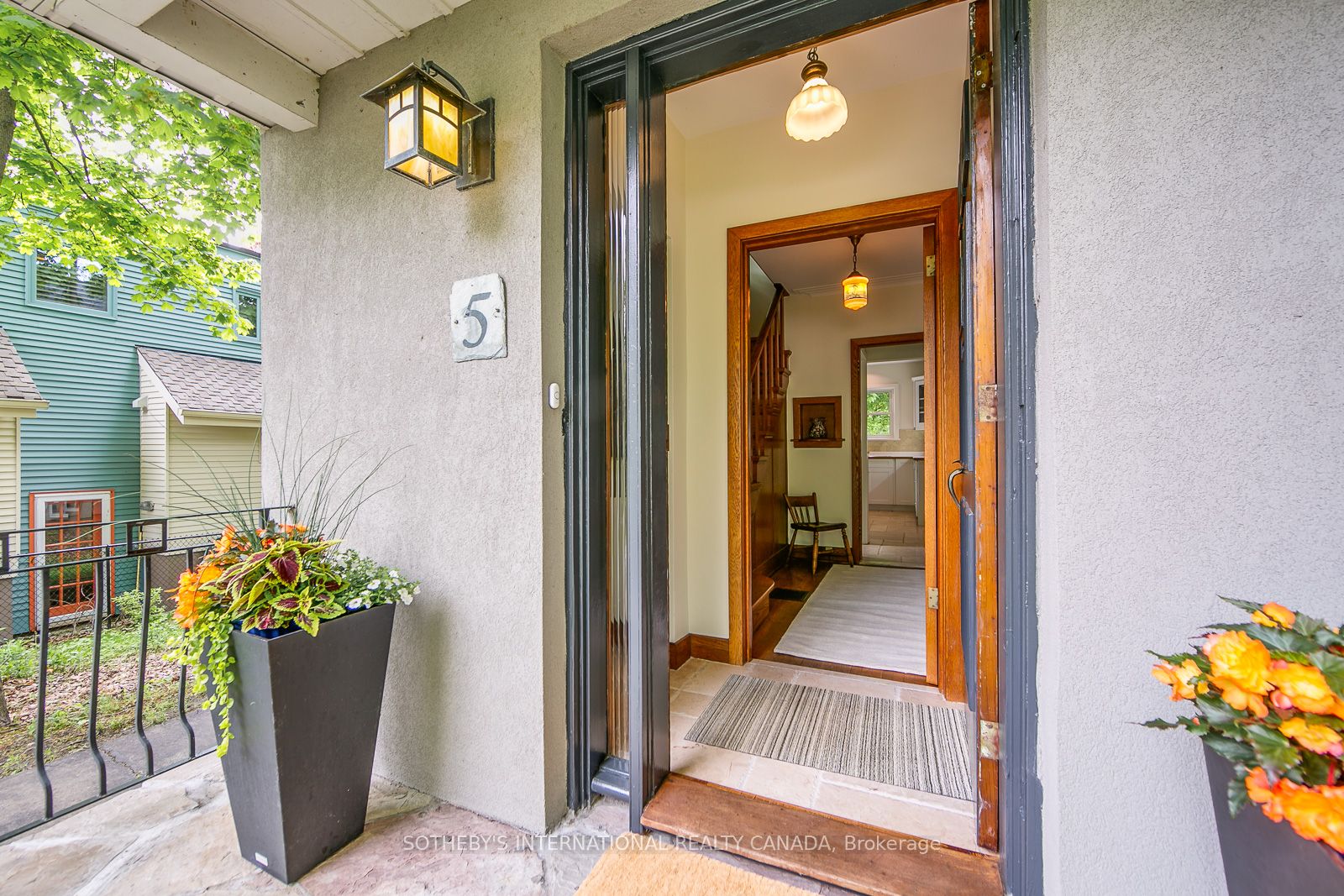 5 Springbank Avenue